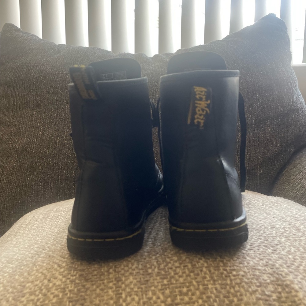 Dr. Martens Shoreditch - Picture 5 of 8